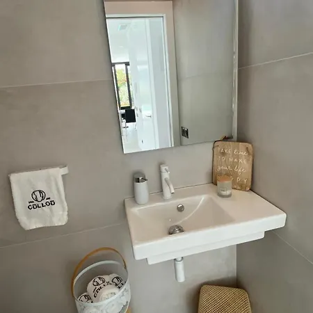 Apartman Mas Del Cullou, Moderne In Andalusien, In Der Naehe Vom *